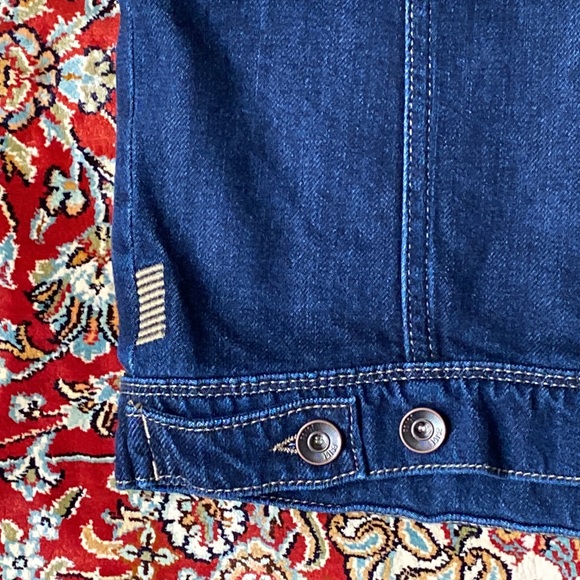 PAIGE Vivienne Denim Jacket in Arwen - Picture 6 of 9